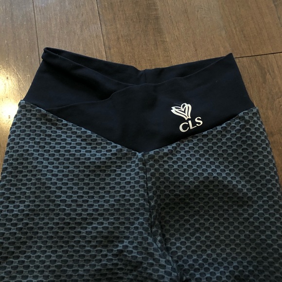 CLS scrunch butt Geo Textured leggings - Picture 11 of 11